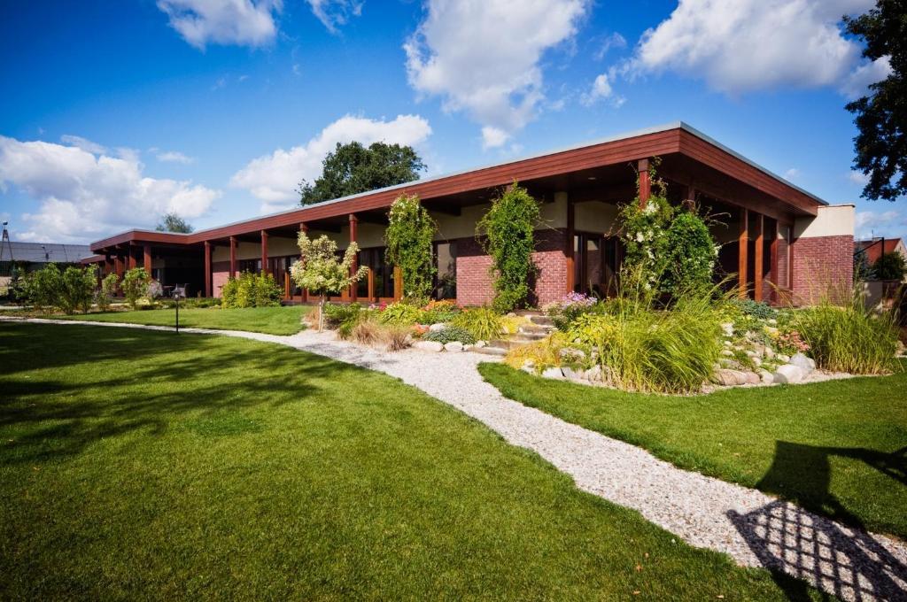Villa Cztery Pory Roku Zbąszynek Eksteriør billede